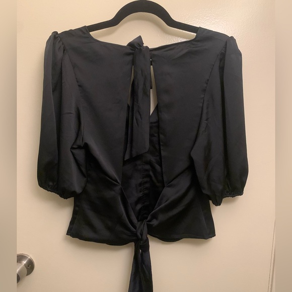 Abercrombie & Fitch Satin Short Puff Sleeve with Tie Back - Picture 3 of 4